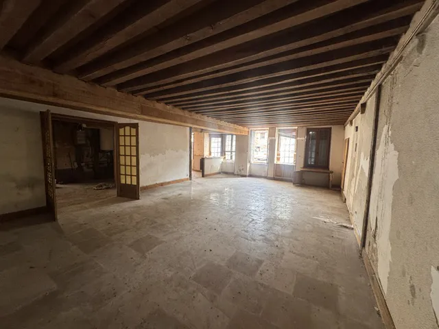 Maison de ville de caractère à rénover -VITTEAUX