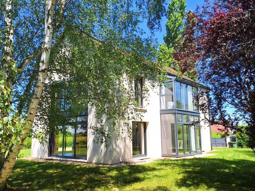 Maison contemporaine d’architecte – Lumière et élégance au cœur de la Bourgogne